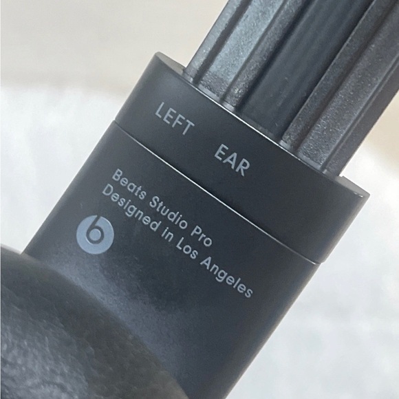 Beats by Dr. Dre Beats Studio Pro Wireless Noise Cancelling Black - Picture 2 of 7